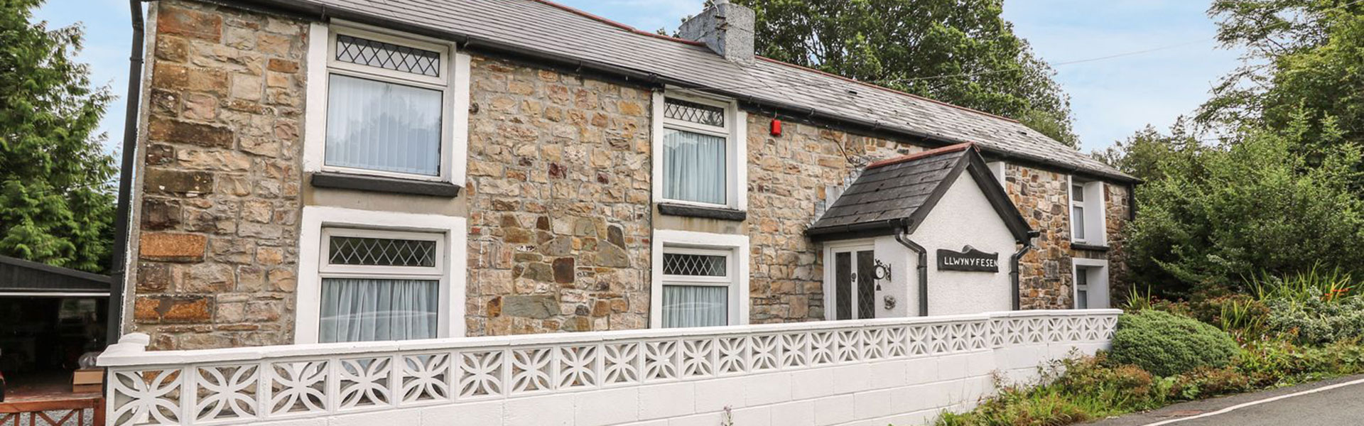 Llwynyfesen Holiday Cottage Wales